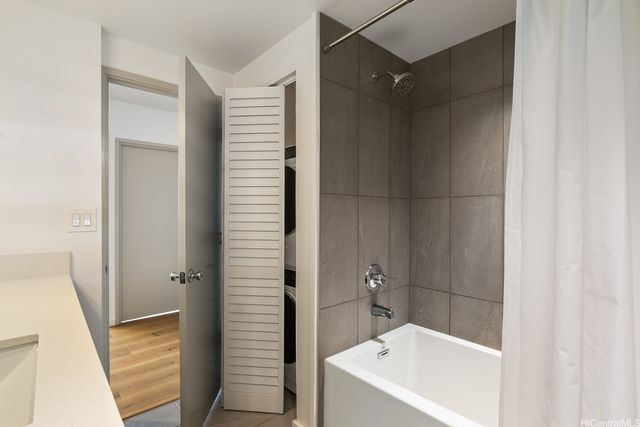 999 Wilder Avenue 1604, Honolulu, HI 96822