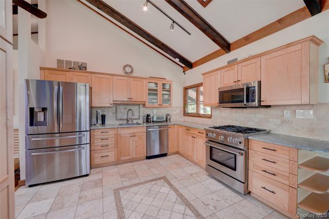 380 Long Ridge Road, Pound Ridge, NY 10576