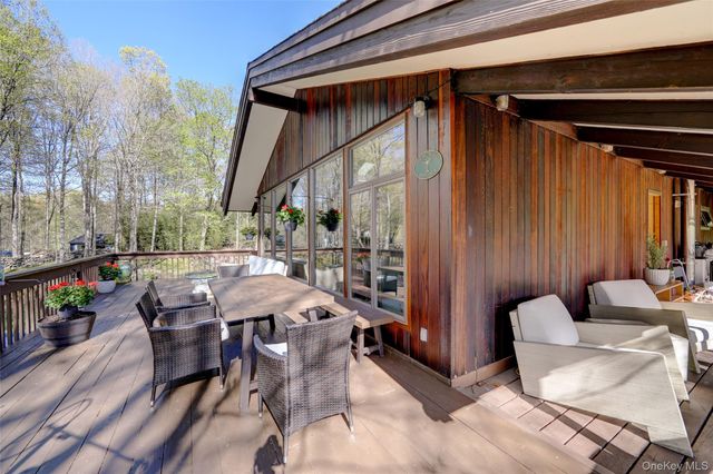 380 Long Ridge Road, Pound Ridge, NY 10576