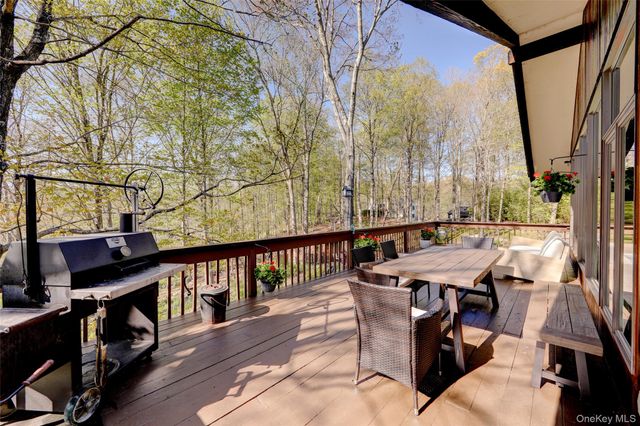 380 Long Ridge Road, Pound Ridge, NY 10576