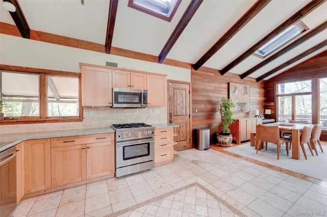 380 Long Ridge Road, Pound Ridge, NY 10576