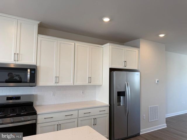 33 EAST FRONT STREET, Bridgeport, PA 19405