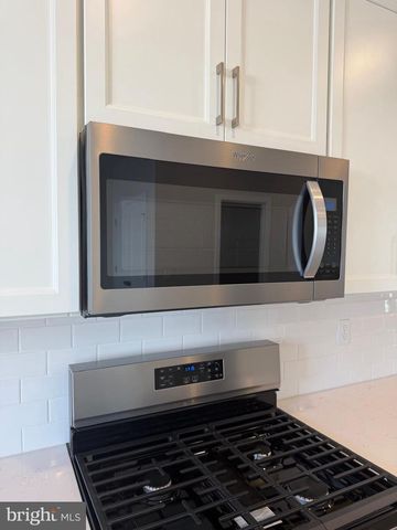 33 EAST FRONT STREET, Bridgeport, PA 19405