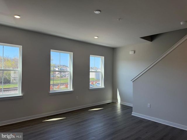 33 EAST FRONT STREET, Bridgeport, PA 19405