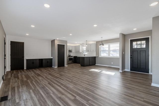 1458 Lookout Drive, North Mankato, MN 56003