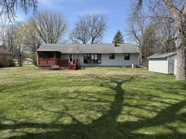 1458 Lookout Drive, North Mankato, MN 56003