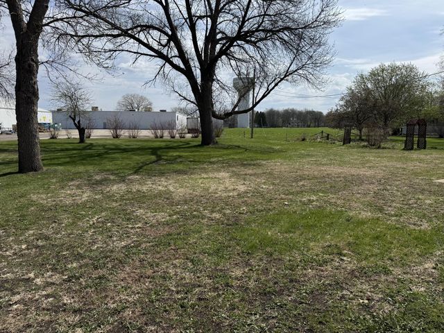 1458 Lookout Drive, North Mankato, MN 56003