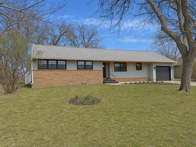 1458 Lookout Drive, North Mankato, MN 56003