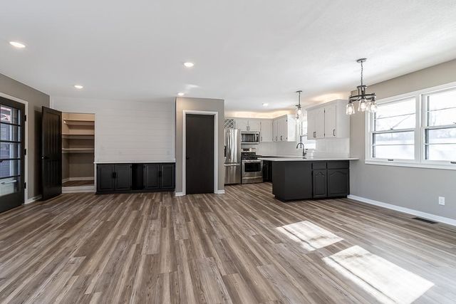 1458 Lookout Drive, North Mankato, MN 56003