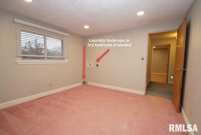 2833 SUSAN Curve, Peoria, IL 61615