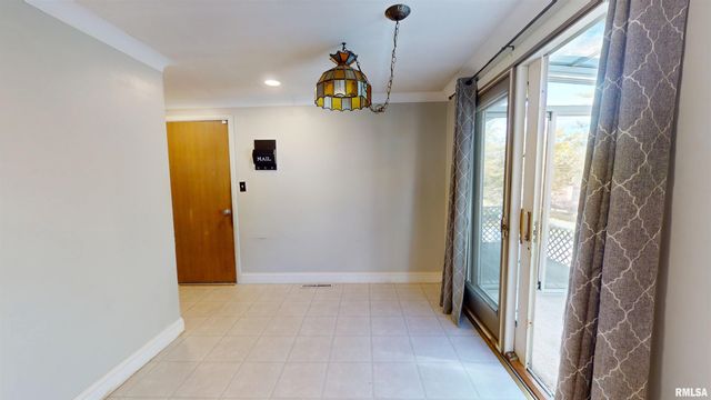 2833 SUSAN Curve, Peoria, IL 61615