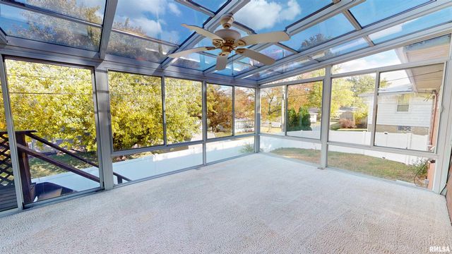 2833 SUSAN Curve, Peoria, IL 61615