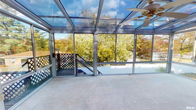 2833 SUSAN Curve, Peoria, IL 61615