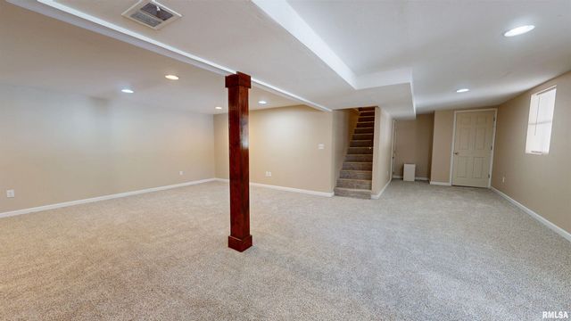 2833 SUSAN Curve, Peoria, IL 61615