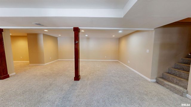 2833 SUSAN Curve, Peoria, IL 61615