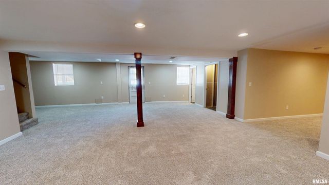 2833 SUSAN Curve, Peoria, IL 61615