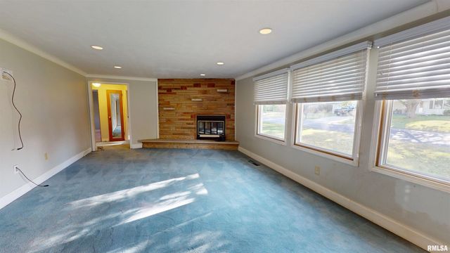 2833 SUSAN Curve, Peoria, IL 61615