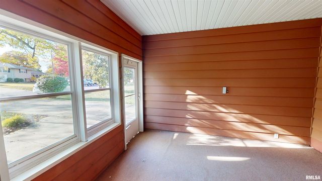 2833 SUSAN Curve, Peoria, IL 61615