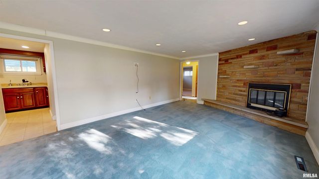 2833 SUSAN Curve, Peoria, IL 61615