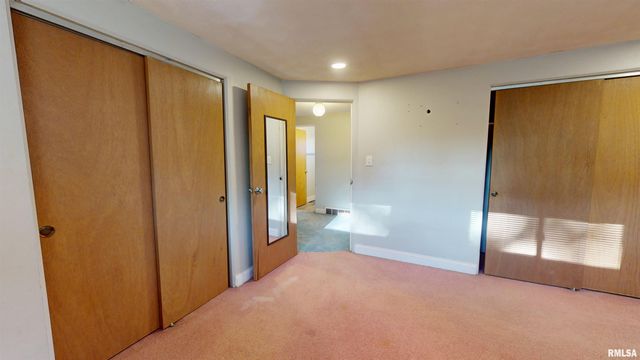 2833 SUSAN Curve, Peoria, IL 61615