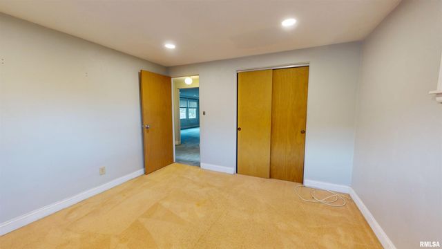 2833 SUSAN Curve, Peoria, IL 61615