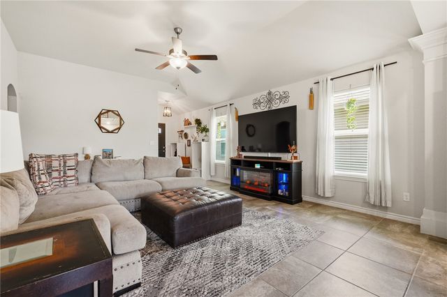 7526 Loyd Neal Dr, Corpus Christi, TX 78414