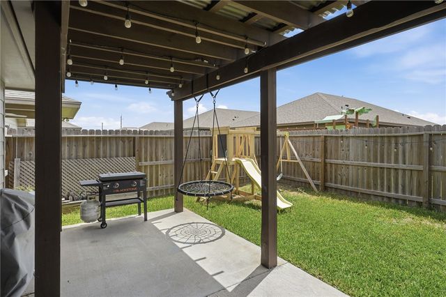 7526 Loyd Neal Dr, Corpus Christi, TX 78414