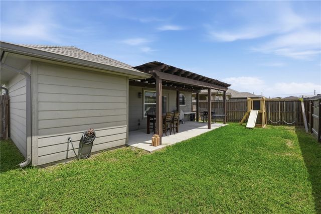 7526 Loyd Neal Dr, Corpus Christi, TX 78414