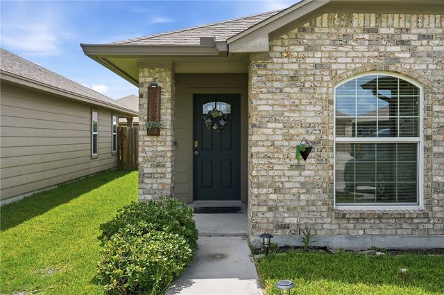7526 Loyd Neal Dr, Corpus Christi, TX 78414