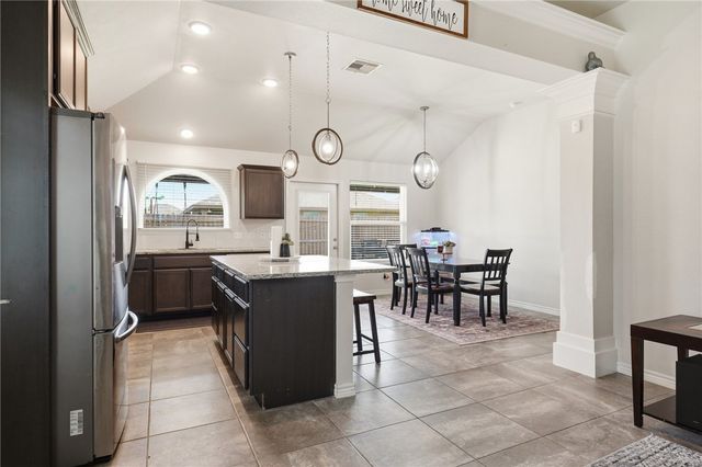 7526 Loyd Neal Dr, Corpus Christi, TX 78414