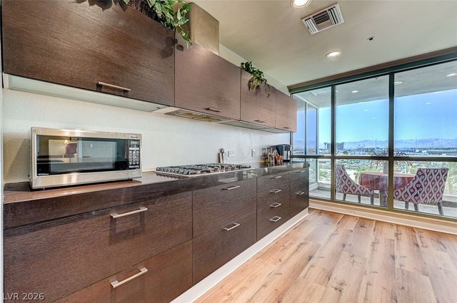 4575 Dean Martin Drive 506, Las Vegas, NV 89103