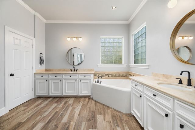11706 Edgewater Court, Montgomery, TX 77356