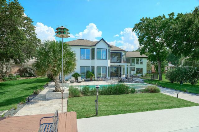 11706 Edgewater Court, Montgomery, TX 77356