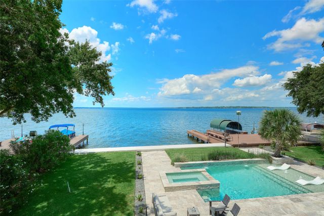 11706 Edgewater Court, Montgomery, TX 77356