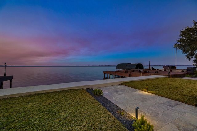 11706 Edgewater Court, Montgomery, TX 77356
