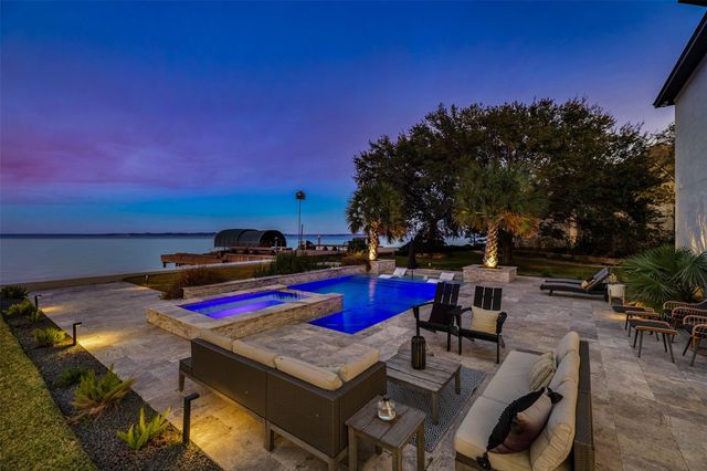11706 Edgewater Court, Montgomery, TX 77356
