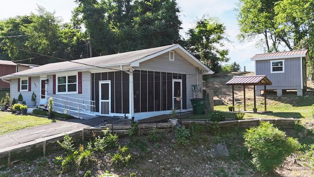 254 Midway Avenue, Rossville, GA 30741