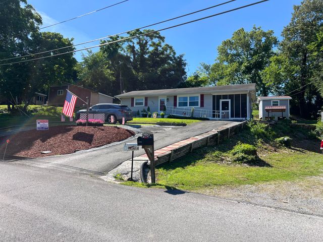 254 Midway Avenue, Rossville, GA 30741