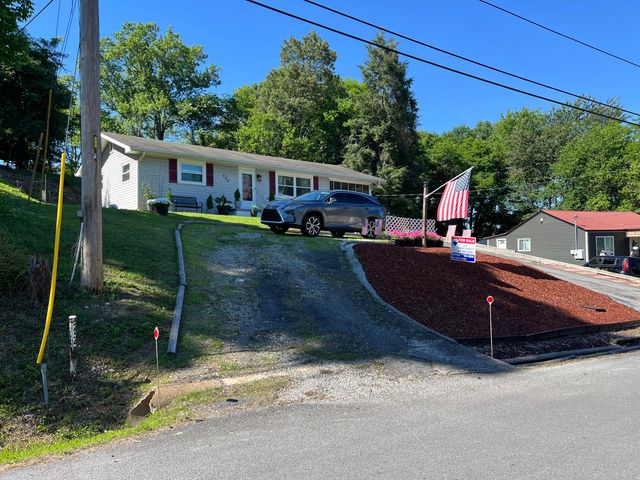 254 Midway Avenue, Rossville, GA 30741