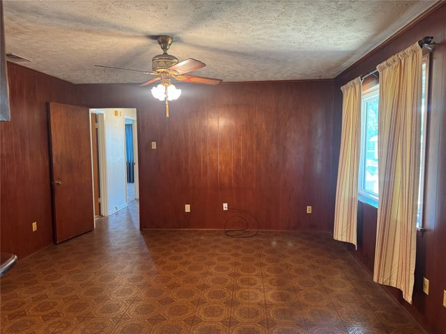 132 Columbia, Palestine, TX 75803