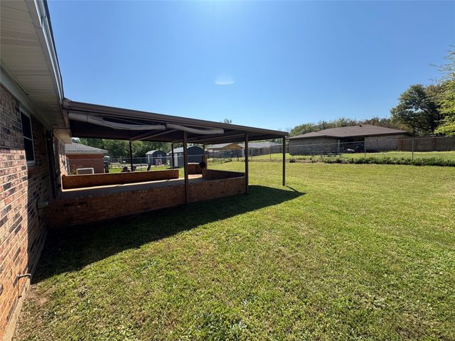 132 Columbia, Palestine, TX 75803