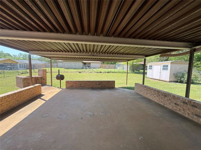 132 Columbia, Palestine, TX 75803