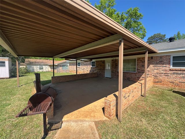 132 Columbia, Palestine, TX 75803