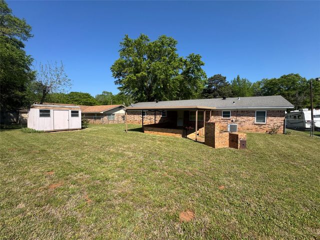 132 Columbia, Palestine, TX 75803