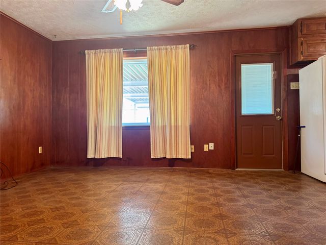 132 Columbia, Palestine, TX 75803