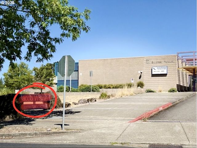 5254 Nw SKYCREST Pkwy, Portland, OR 97229