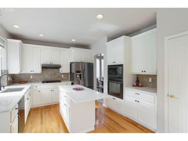 5254 Nw SKYCREST Pkwy, Portland, OR 97229