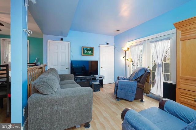 8700 EAST GRV, Upper Marlboro, MD 20774