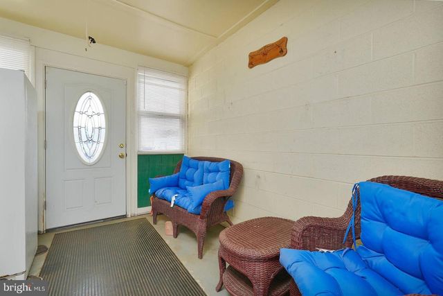 8700 EAST GRV, Upper Marlboro, MD 20774