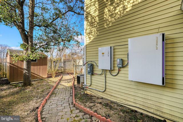 8700 EAST GRV, Upper Marlboro, MD 20774